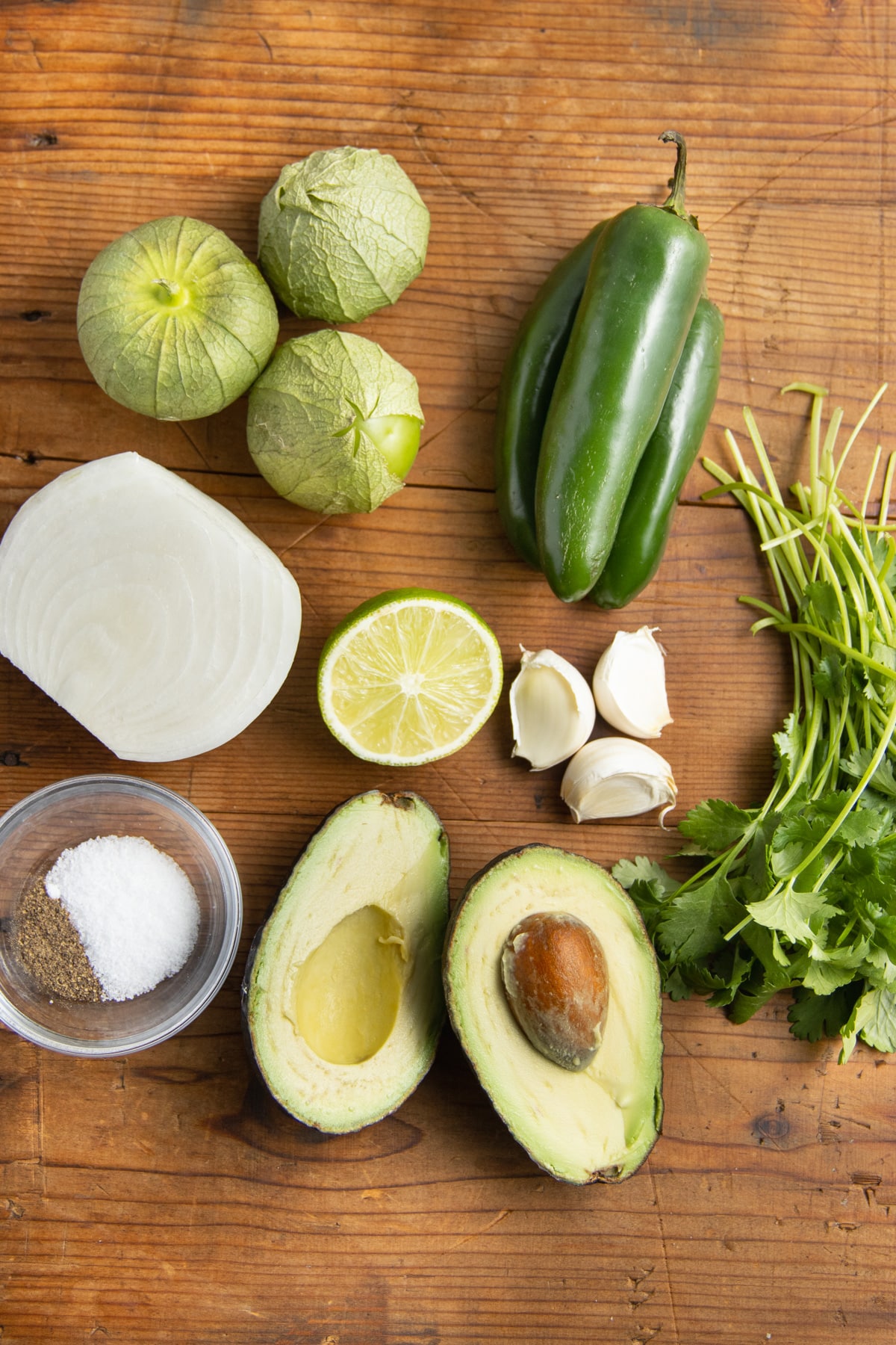 This is a picture of the ingredients needed to make this avocado jalapeño sauce.